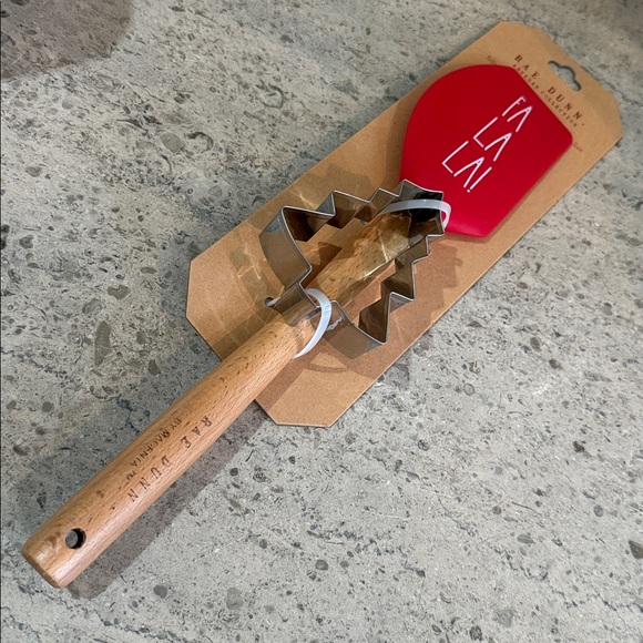 Rae Dunn “Santa” Ceramic Mug With “Fa La La” Spatula and Cookie Cutter Set. - Picture 3 of 10